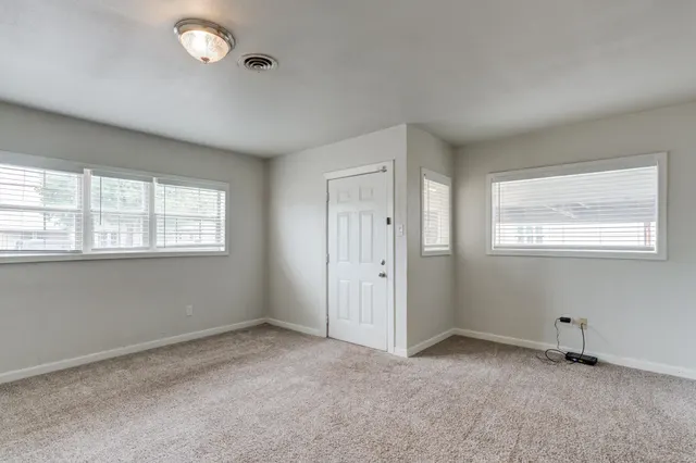 Photo 7 — 2404 25th Street, Lubbock, TX 79411