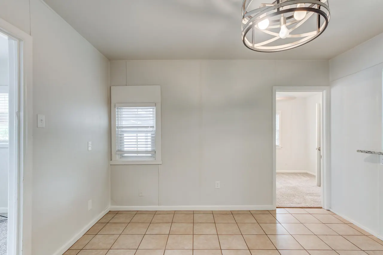 Photo 10 — 2404 25th Street, Lubbock, TX 79411