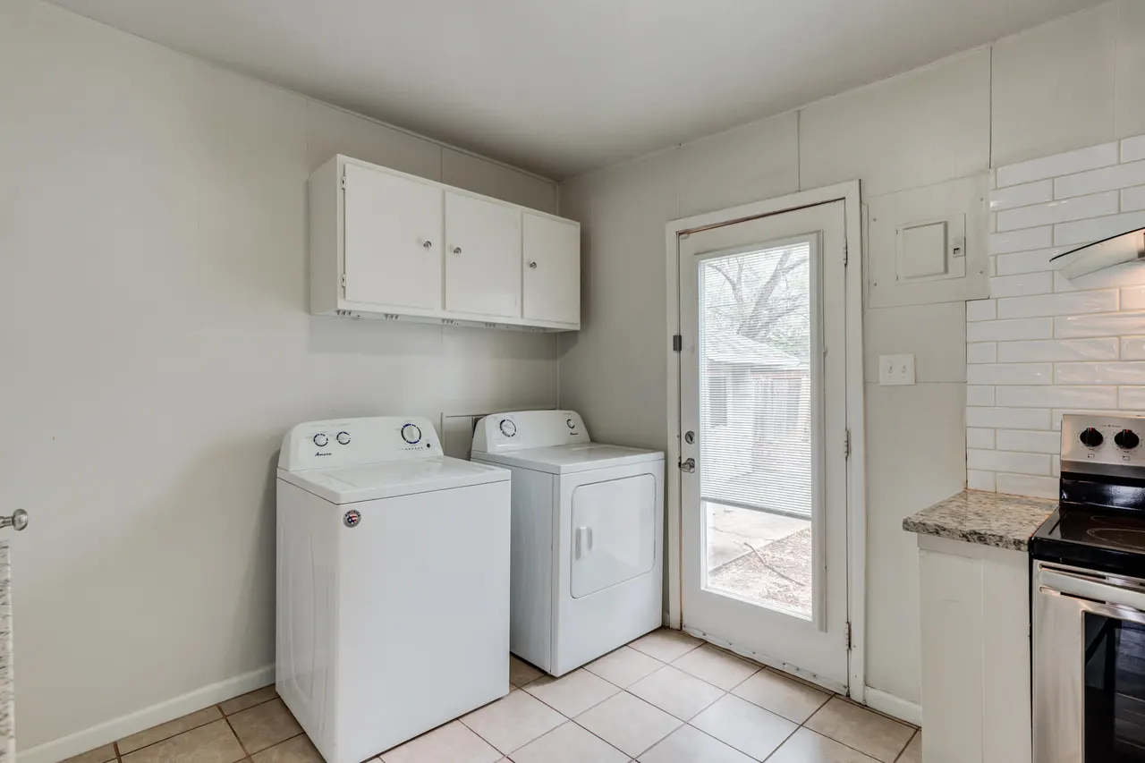 Photo 15 — 2404 25th Street, Lubbock, TX 79411