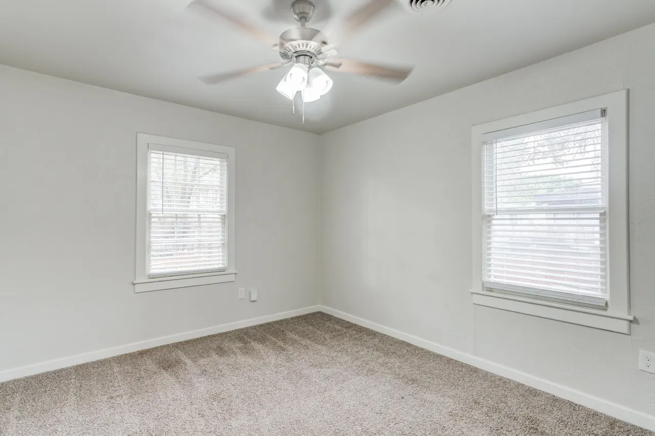 Photo 16 — 2404 25th Street, Lubbock, TX 79411
