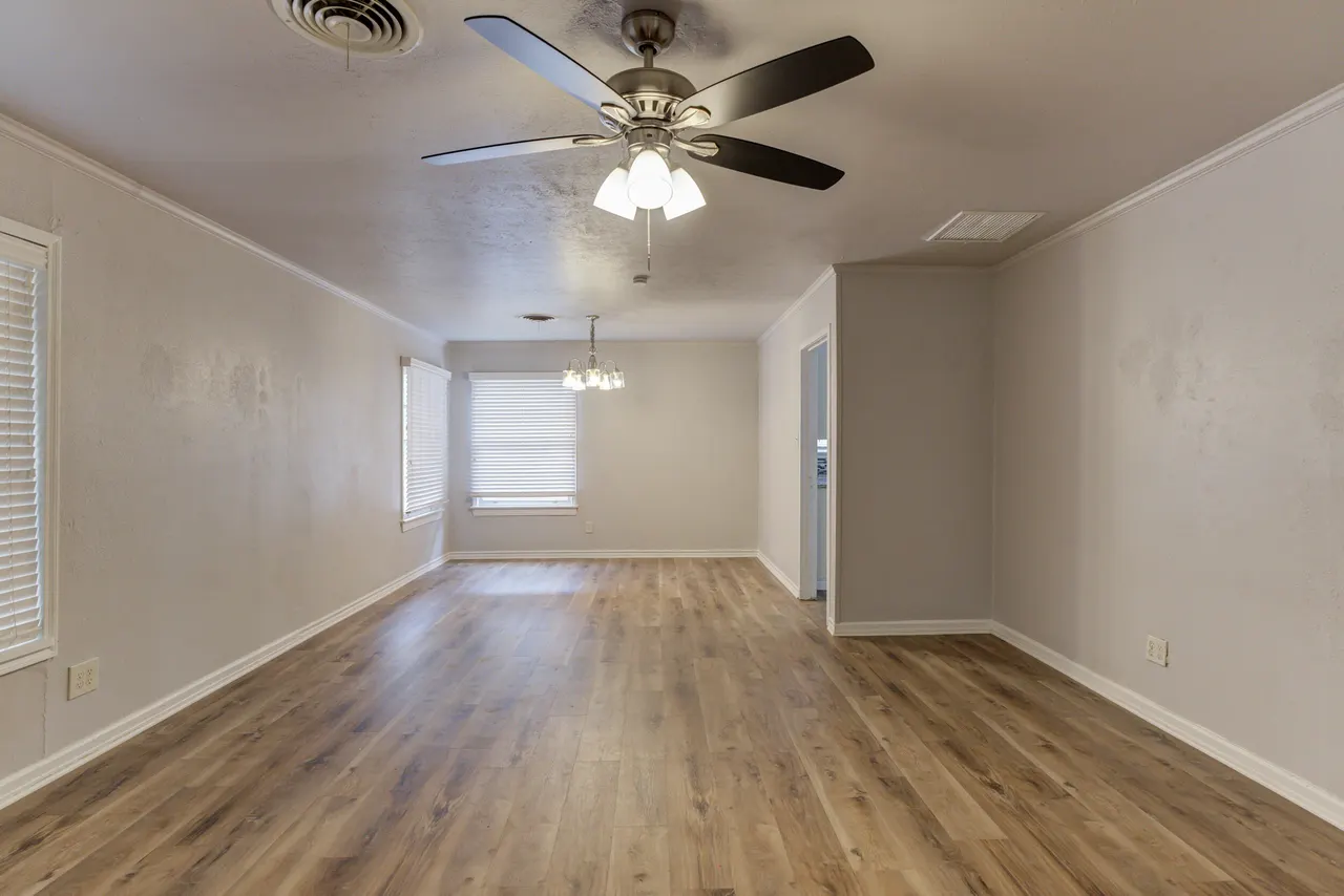 Photo 4 — 2206 32nd Street, Lubbock, TX 79411