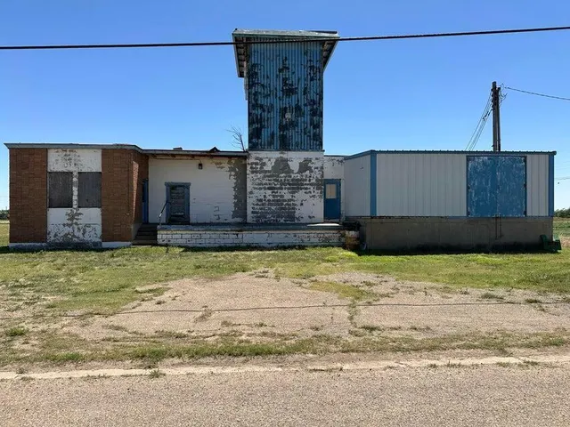 Front exterior — 409 W 3rd Street, Plainview, TX 79072