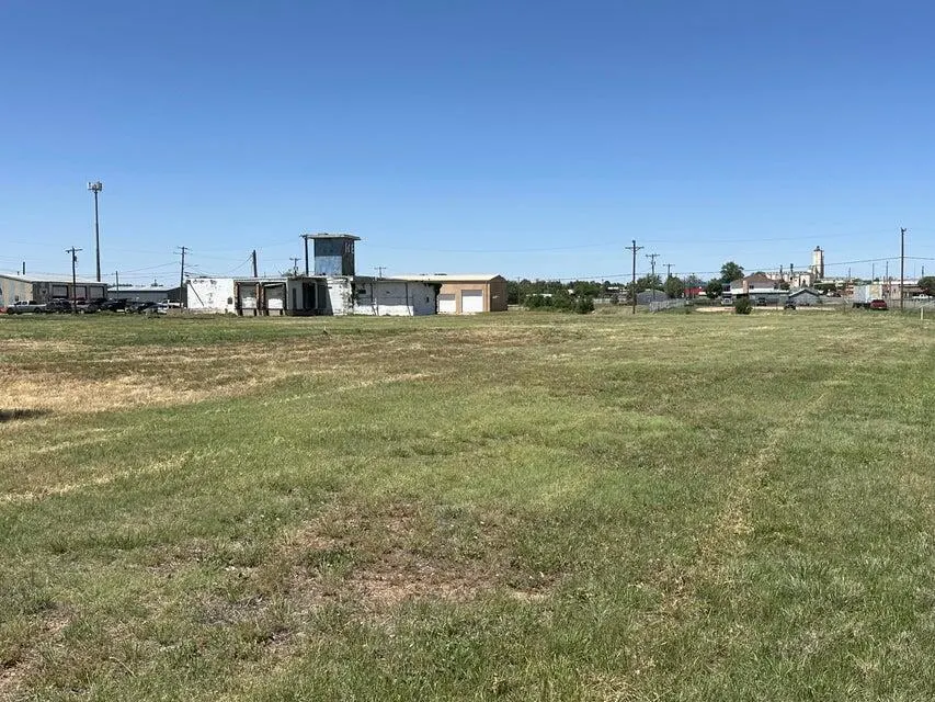 Photo 6 — 409 W 3rd Street, Plainview, TX 79072