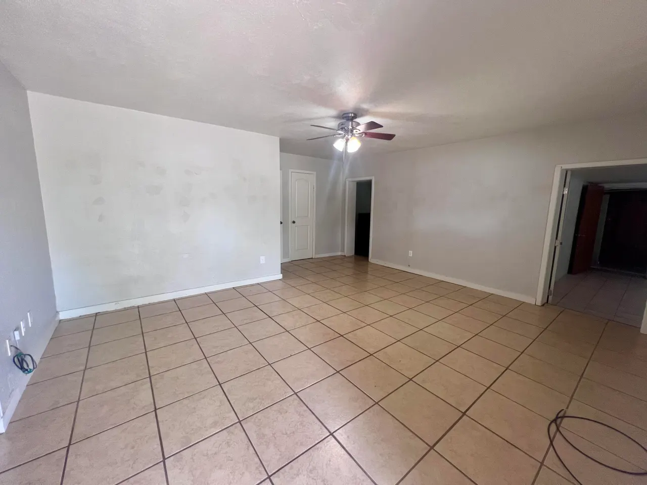 Photo 2 — 515 SW 6th Street, Seminole, TX 79360