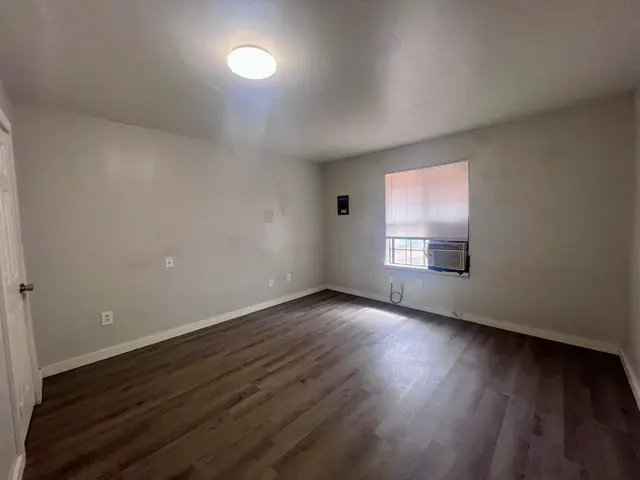 Photo 5 — 515 SW 6th Street, Seminole, TX 79360
