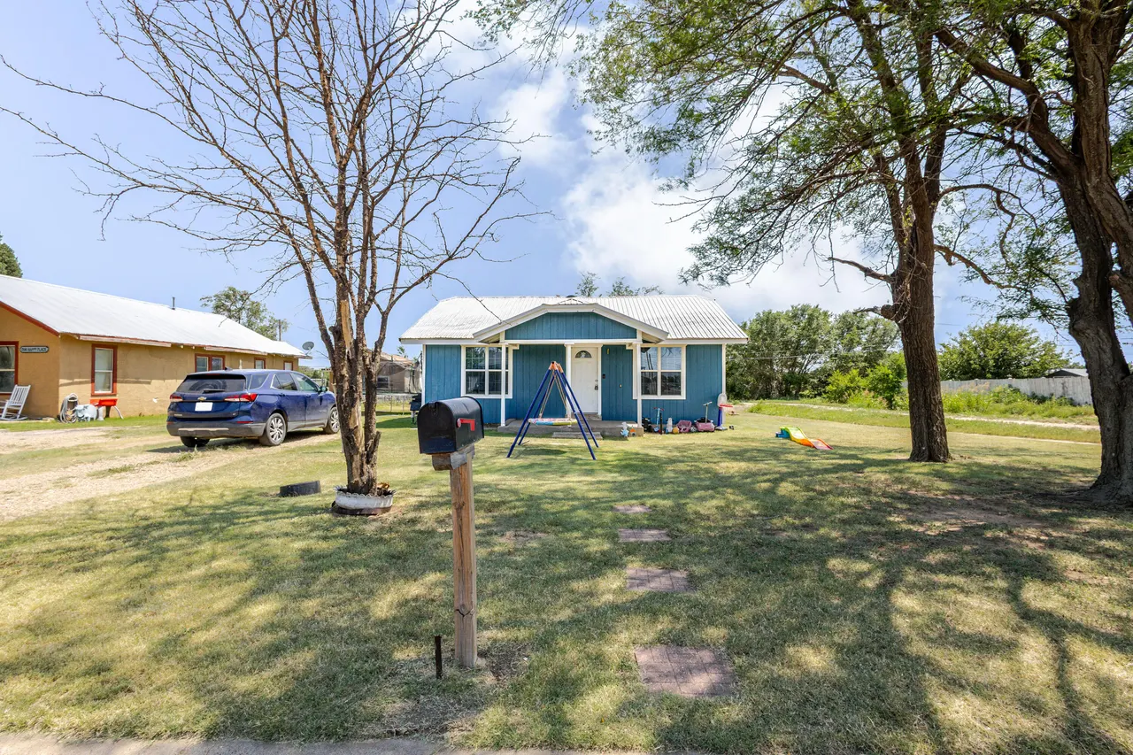 Front exterior — 1309 W 23rd Street, Plainview, TX 79072