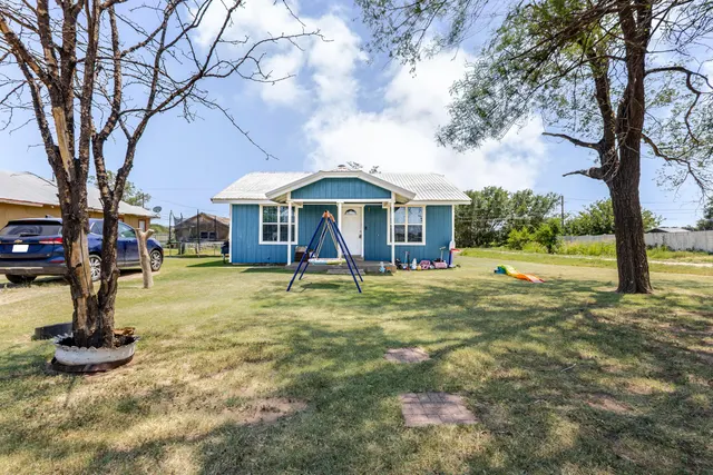 Photo 3 — 1309 W 23rd Street, Plainview, TX 79072