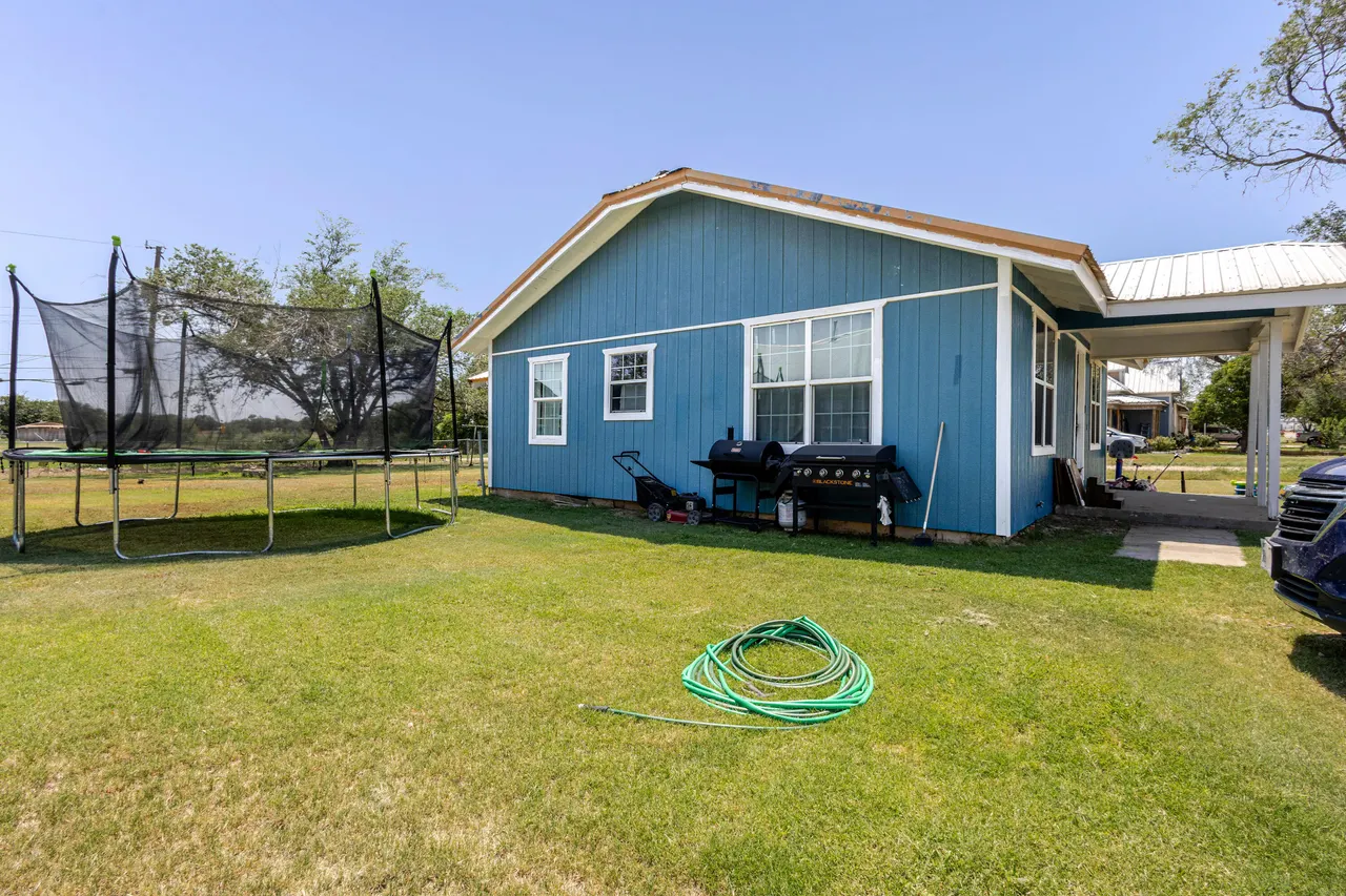 Photo 5 — 1309 W 23rd Street, Plainview, TX 79072