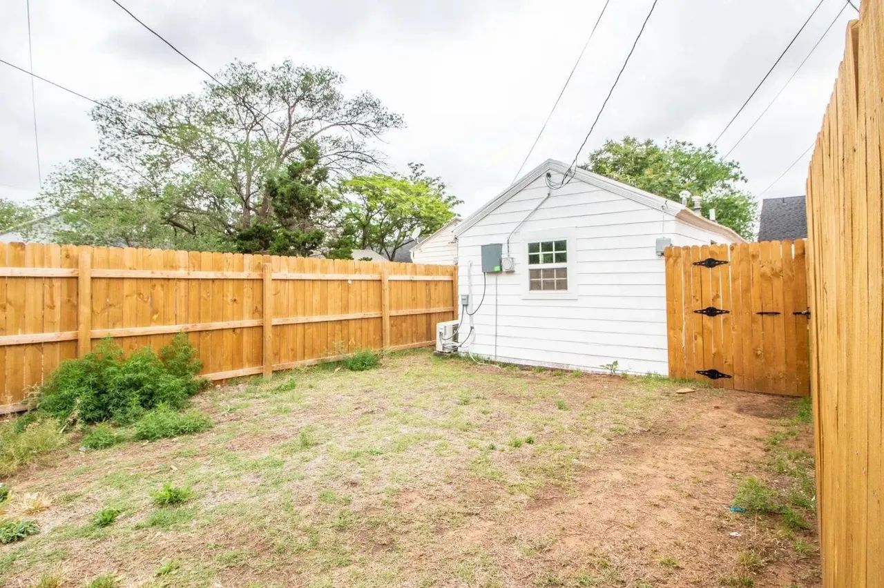 Photo 25 — 2005 22nd Street, Lubbock, TX 79411
