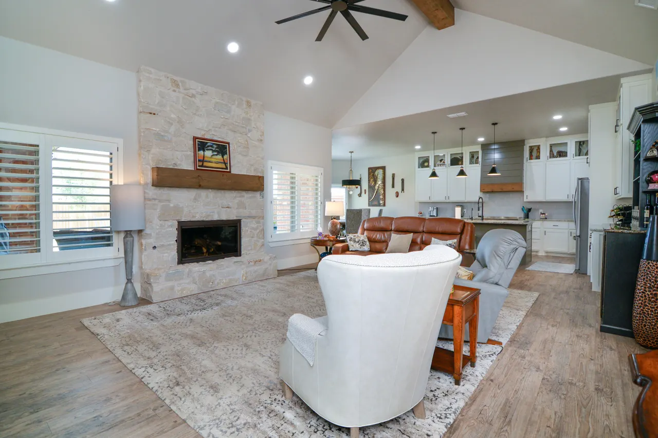 Photo 2 — 6952 102nd Street, Lubbock, TX 79424