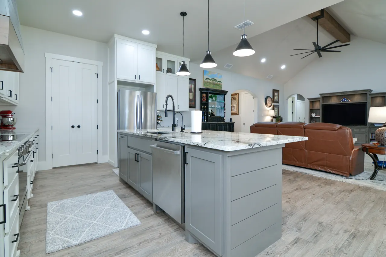 Photo 11 — 6952 102nd Street, Lubbock, TX 79424