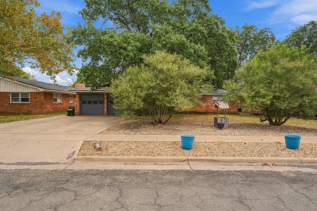 Photo 2 — 6903 Fremont Avenue, Lubbock, TX 79413