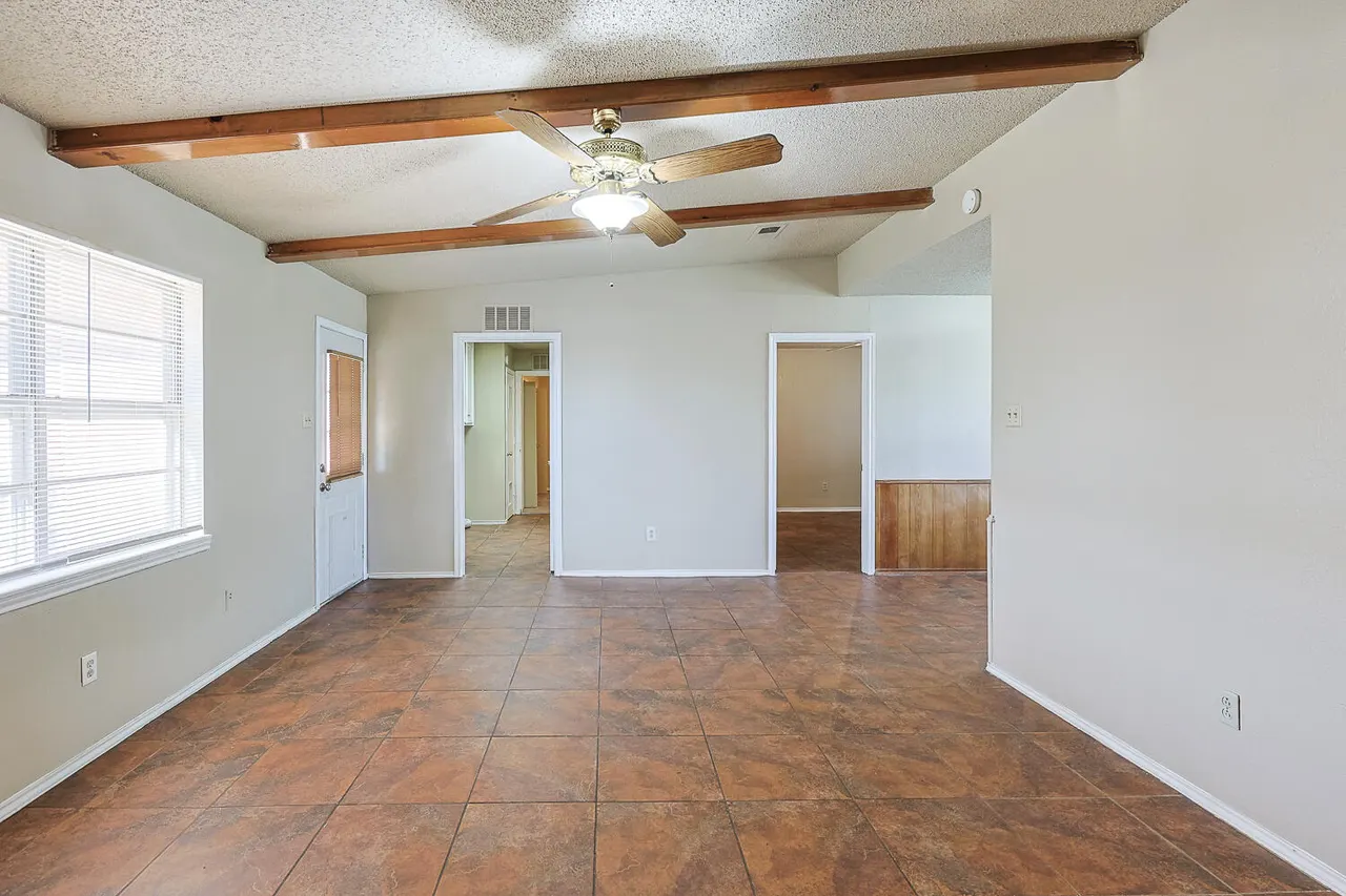Photo 6 — 4605 Fordham Street, Lubbock, TX 79416