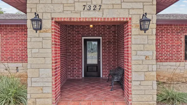 Photo 3 — 7327 19th Street, Lubbock, TX 79407