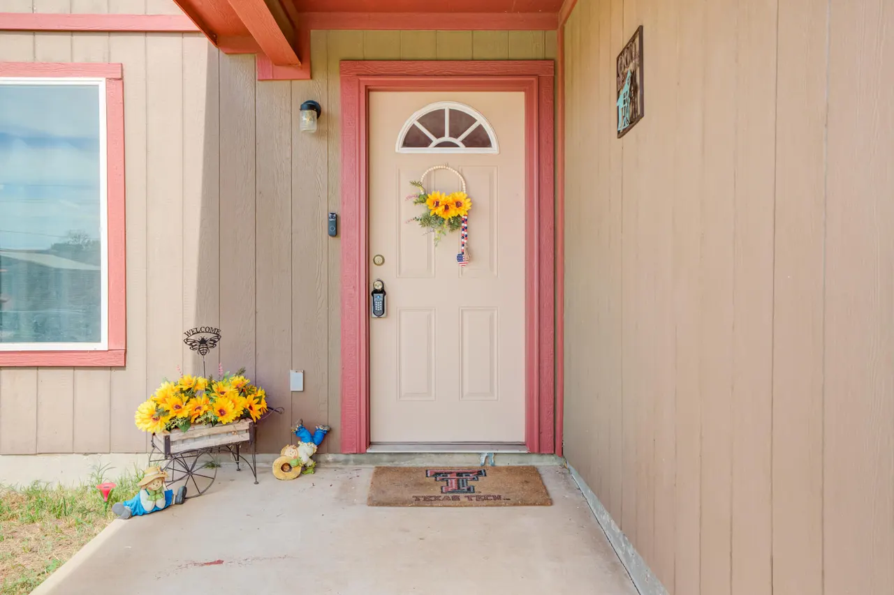Photo 7 — 2403 Birch Avenue, Lubbock, TX 79404