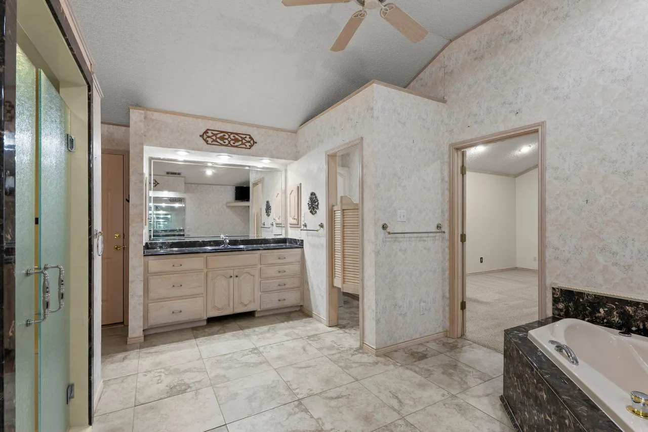 Photo 16 — 127 Aransas Avenue, Levelland, TX 79336