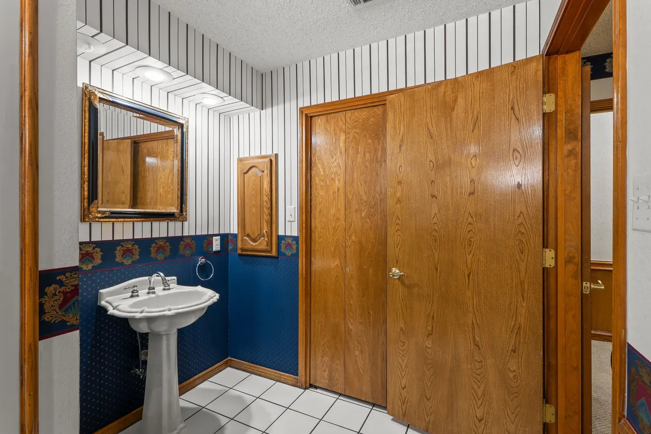Photo 21 — 127 Aransas Avenue, Levelland, TX 79336