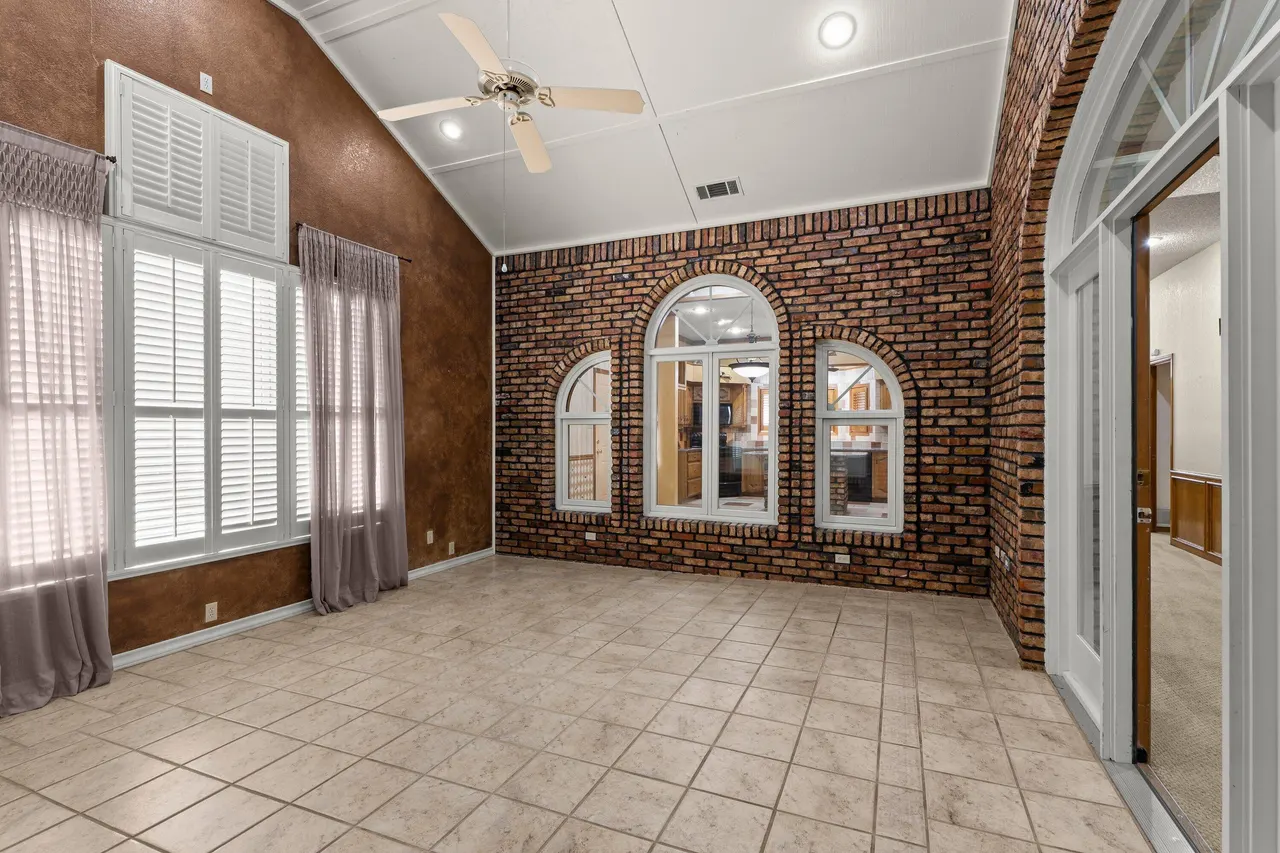 Photo 24 — 127 Aransas Avenue, Levelland, TX 79336