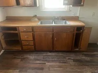 Photo 3 — 2001 27th Street, Lubbock, TX 79411