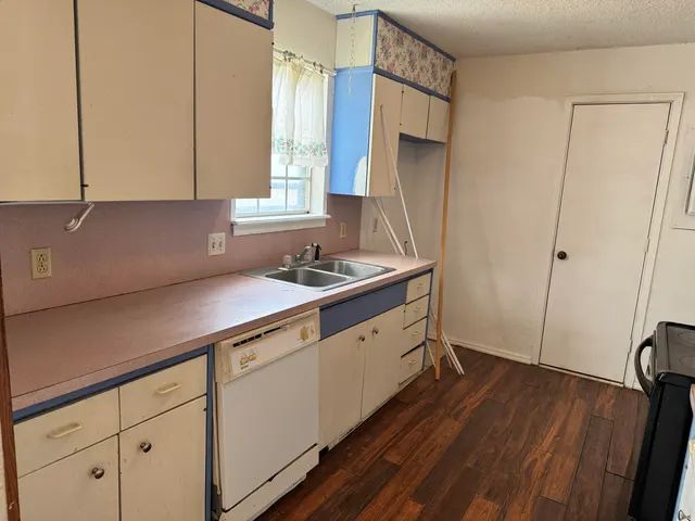 Photo 8 — 9125 Belton Drive, Lubbock, TX 79423