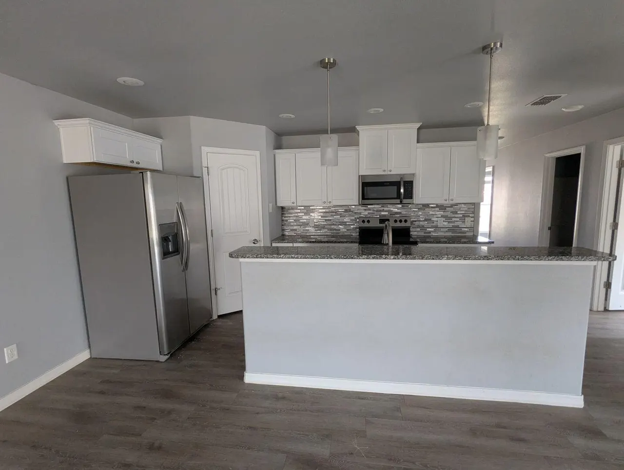 Photo 3 — 1302 N Clinton Avenue B, Lubbock, TX 79416