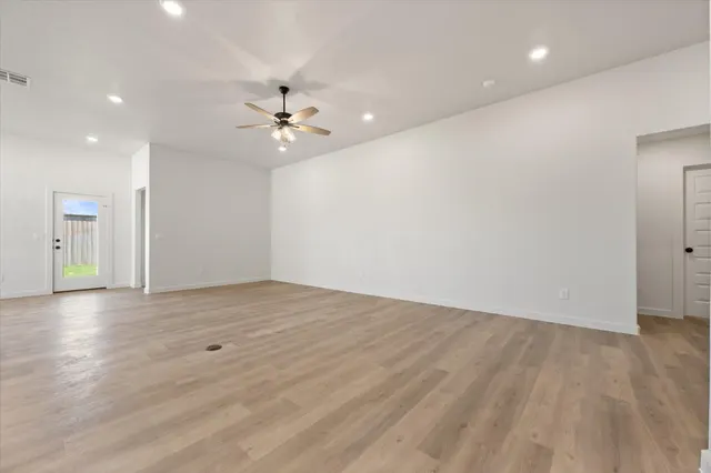 Photo 4 — 7009 53rd Street, Lubbock, TX 79407