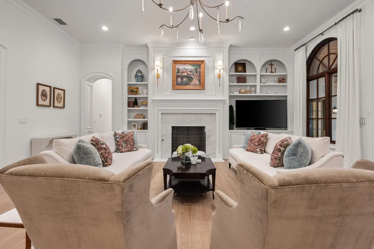 Photo 18 — 1902 Aberdeen Avenue, Lubbock, TX 79407
