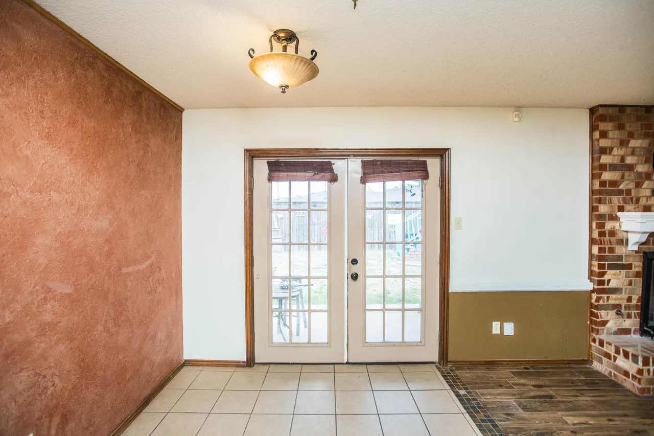 Photo 8 — 5708 1st Street, Lubbock, TX 79416
