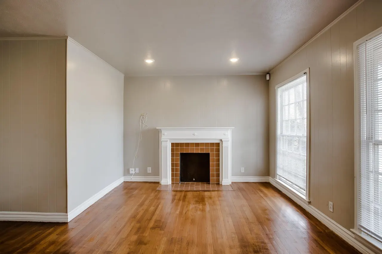 Photo 3 — 2419 32nd Street, Lubbock, TX 79411