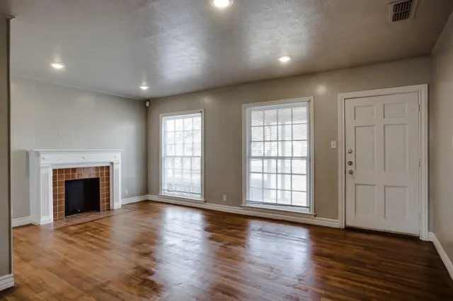Photo 5 — 2419 32nd Street, Lubbock, TX 79411