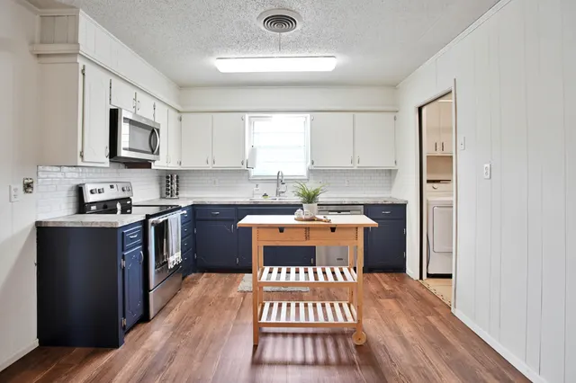Photo 8 — 4411 58th Street, Lubbock, TX 79414