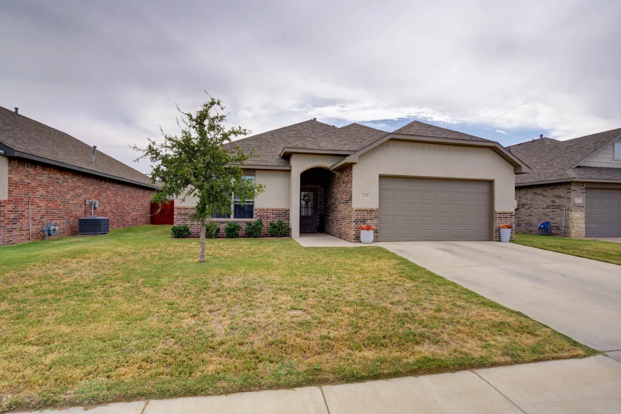 Photo 2 — 819 N 3rd Street, Wolfforth, TX 79382