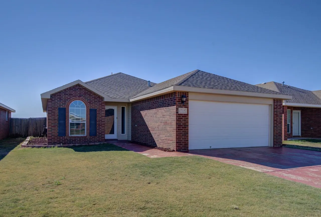 Front exterior — 1715 100th Street, Lubbock, TX 79423