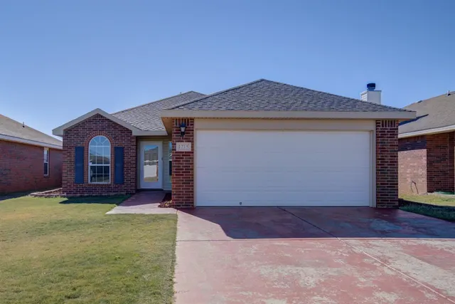 Photo 2 — 1715 100th Street, Lubbock, TX 79423
