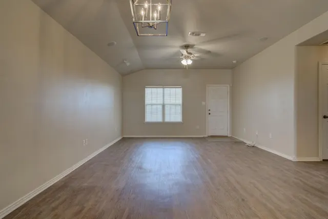 Photo 5 — 1715 100th Street, Lubbock, TX 79423