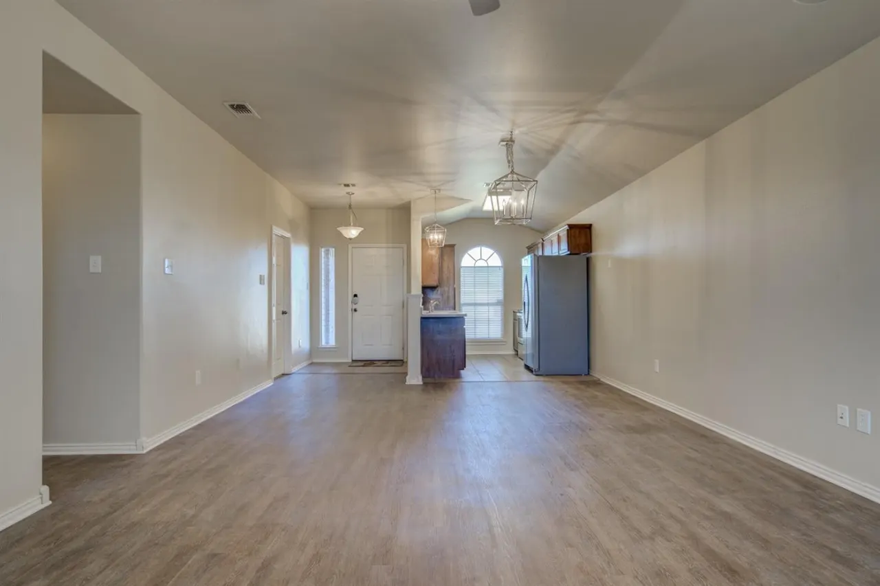 Photo 6 — 1715 100th Street, Lubbock, TX 79423