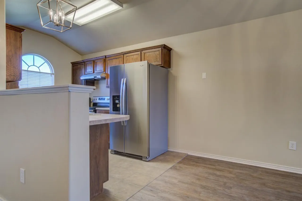 Photo 7 — 1715 100th Street, Lubbock, TX 79423