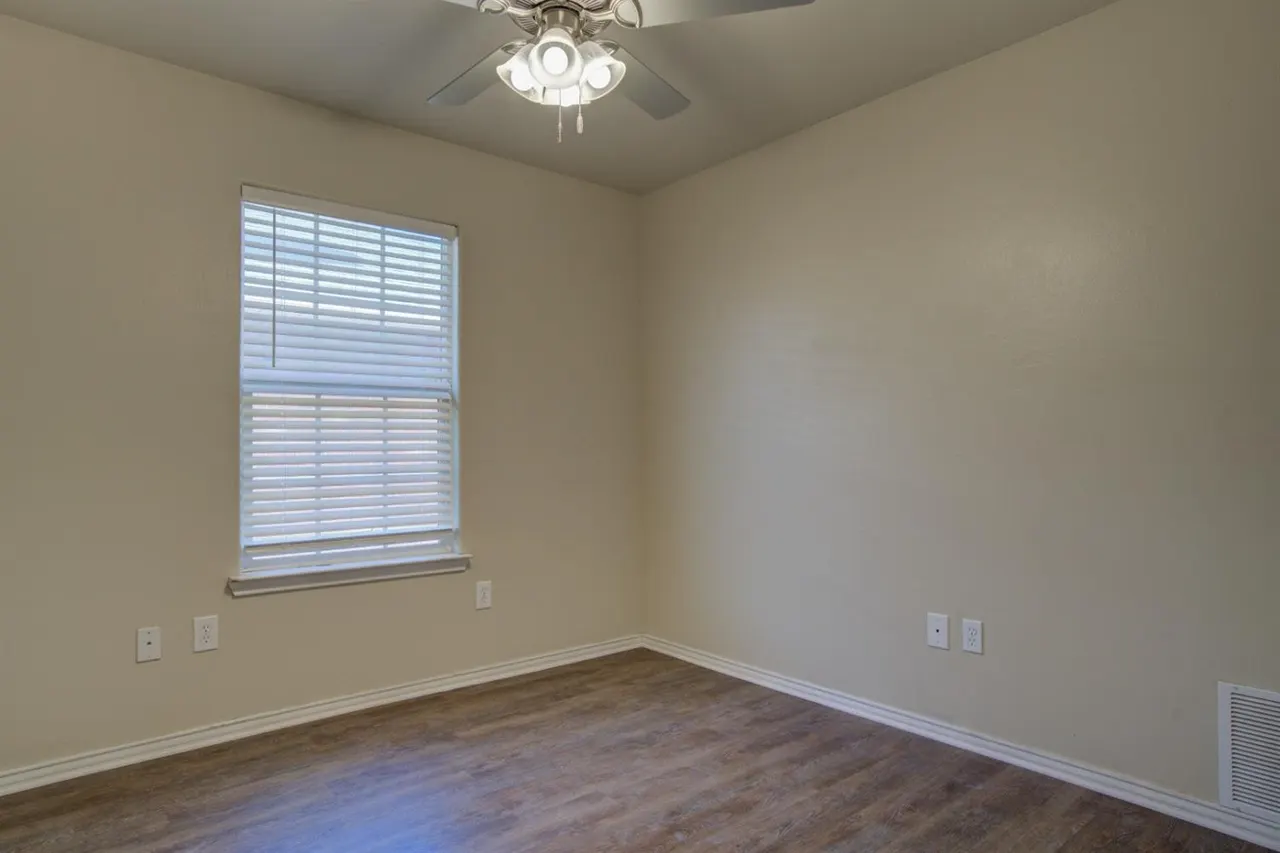 Photo 15 — 1715 100th Street, Lubbock, TX 79423
