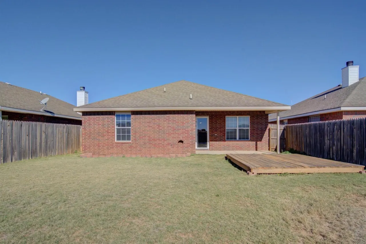 Photo 23 — 1715 100th Street, Lubbock, TX 79423