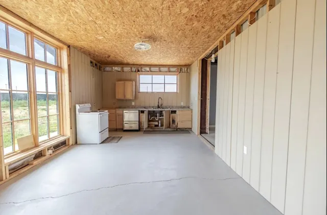 Photo 7 — 3002 N County Road 1640, Lubbock, TX 79416