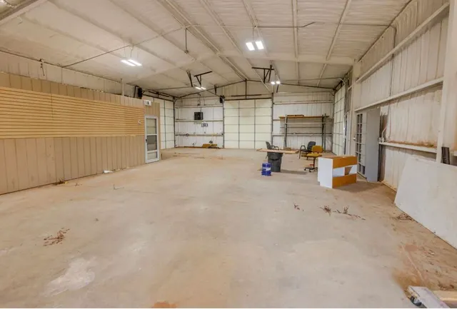 Photo 3 — 3002 N County Road 1640, Lubbock, TX 79416