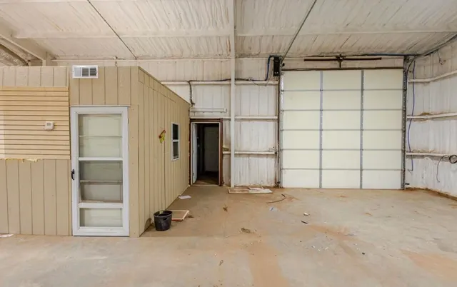 Photo 5 — 3002 N County Road 1640, Lubbock, TX 79416