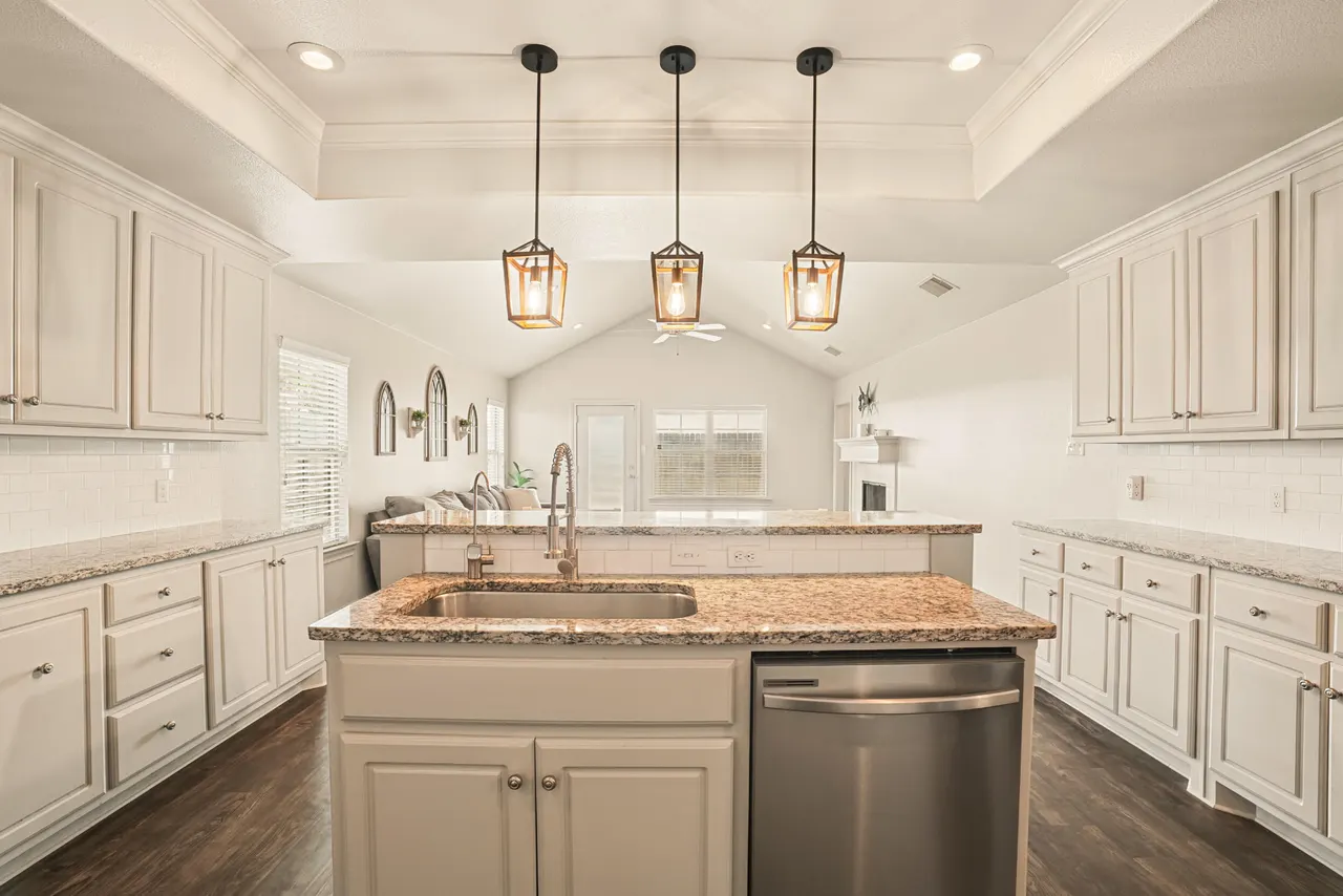 Photo 8 — 10318 Vernon Drive, Lubbock, TX 79423