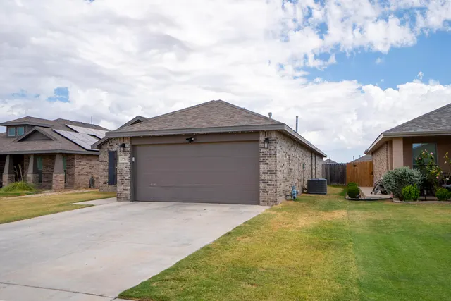 Photo 3 — 13705 Avenue T, Lubbock, TX 79423