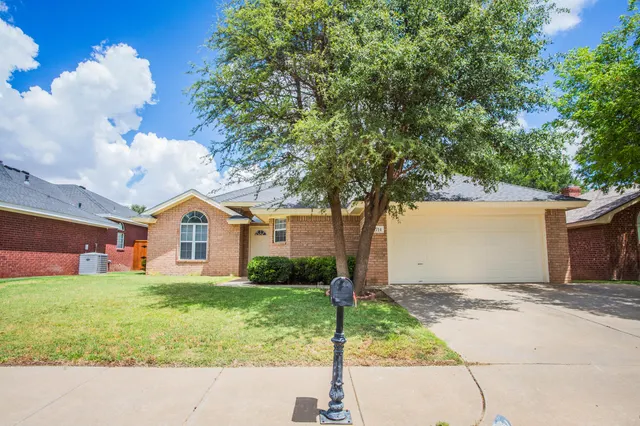 Photo 5 — 2714 87th Street, Lubbock, TX 79423