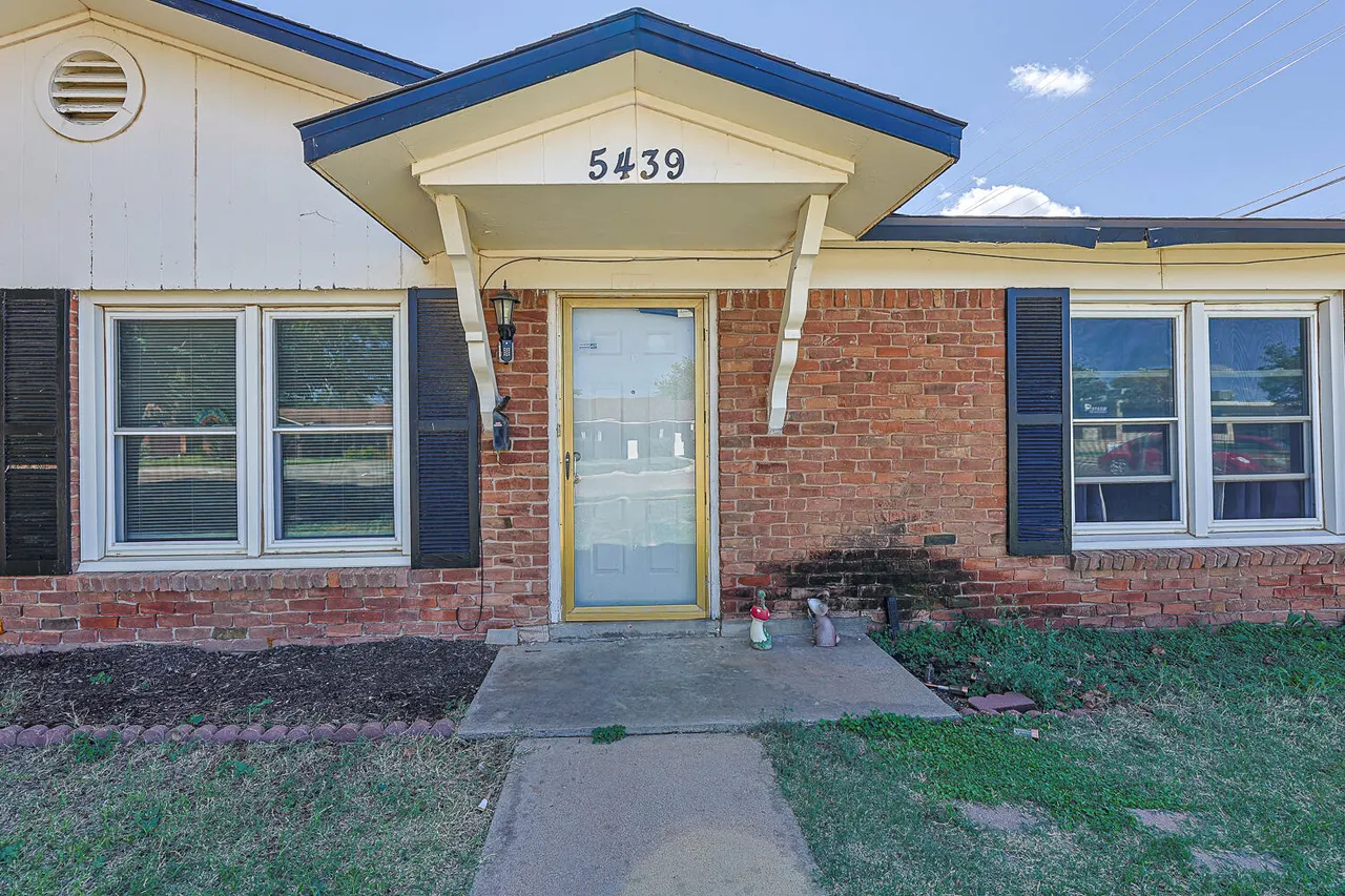 Photo 2 — 5439 47th Street, Lubbock, TX 79414