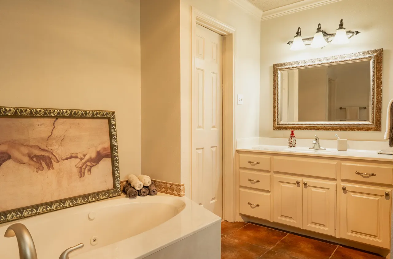 Photo 17 — 2102 Mesa Road, Lubbock, TX 79403