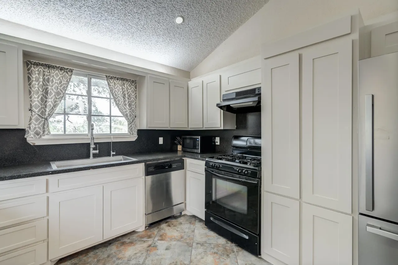 Photo 13 — 27 S Lakeshore Drive, Ransom Canyon, TX 79366