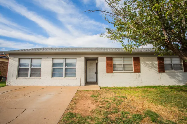 Photo 3 — 5506 3rd Street, Lubbock, TX 79416