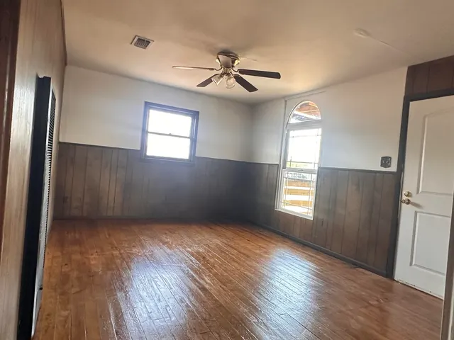Photo 4 — 325 W Mississippi Street, Floydada, TX 79235